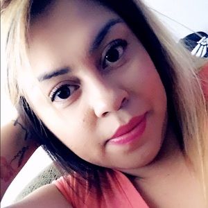 Meet your Posher, Carla